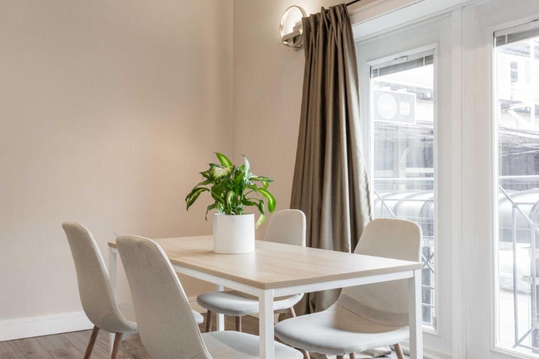 The Double Play - 1 Min Walk To Wrigley! Spacious 2Br - Perfect For Cubs Fans! Chicago Exteriér fotografie