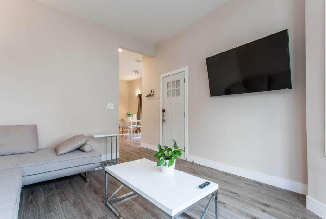 The Double Play - 1 Min Walk To Wrigley! Spacious 2Br - Perfect For Cubs Fans! Chicago Exteriér fotografie