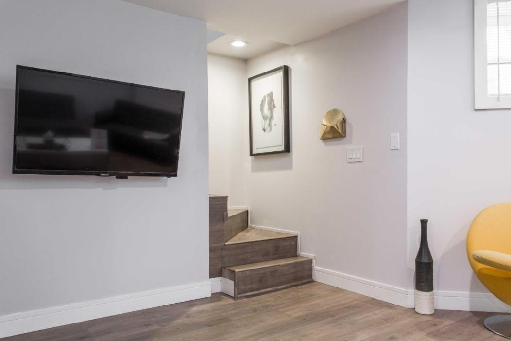 The Double Play - 1 Min Walk To Wrigley! Spacious 2Br - Perfect For Cubs Fans! Chicago Exteriér fotografie