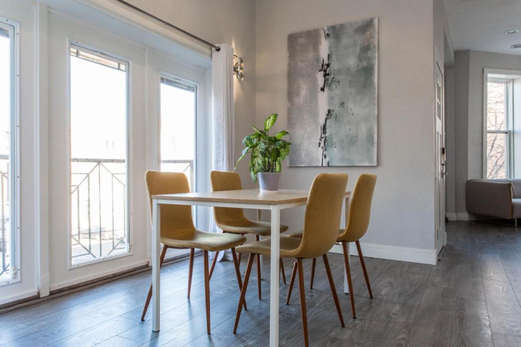 The Double Play - 1 Min Walk To Wrigley! Spacious 2Br - Perfect For Cubs Fans! Chicago Exteriér fotografie